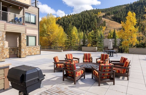 Mountain House Condo | Huge Slopeside Penthouse/3 Minute Walk to Lifts/Hot Tub Access