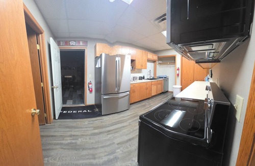 Aberdeen Cabin | HUGE SPACE! 4 Bedrooms sleep up to 12. 6 additional bedrooms available.