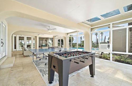 Galveston House | Huge, spacious villa with private pool and game room on 5 acres