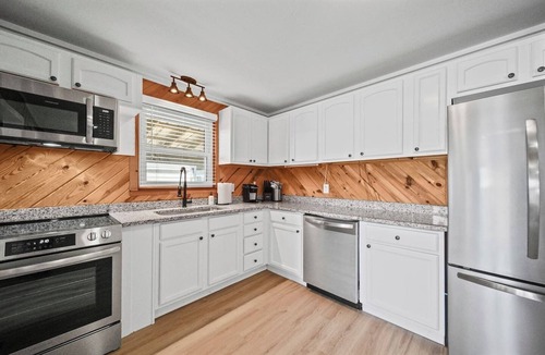 Southmont Cabin | Huge Views! | Waterfront | Dock | Kayaks | Firepit