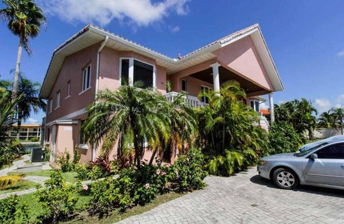 Bahamas Terrace Condo | Huge Waterfront Condo with Balcony