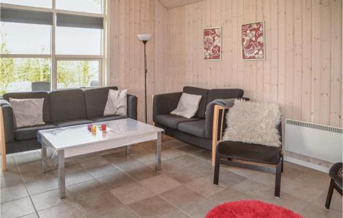 Hovborg House | Hugoline
