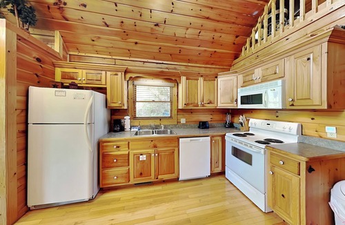 Black Bear Falls Cabin | Hugs 'N Kisses by Jackson Mountain Rentals
