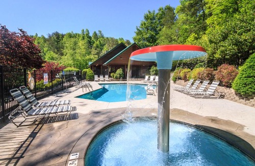 Black Bear Falls House | Hugs N Kisses