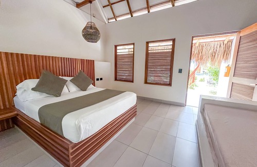 Palomino Hotel | Huku Beach Hostel Hostel Palomino