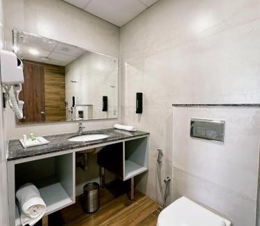 Gomti Nagar Hotel | Hulara Meadows