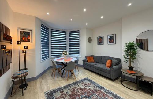 Cleethorpes Apartment | Humberside Apartments Spacious Cleethorpes Stay with Parking