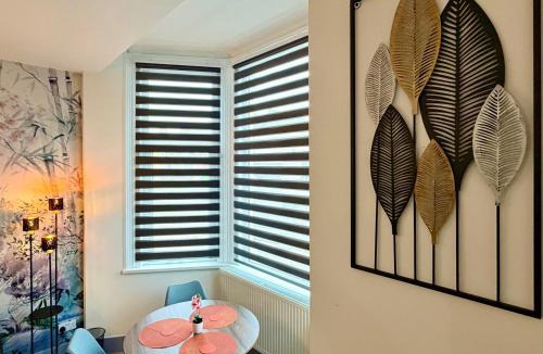 Cleethorpes Apartment | Humberside Apartments Spacious Cleethorpes Stay with Parking