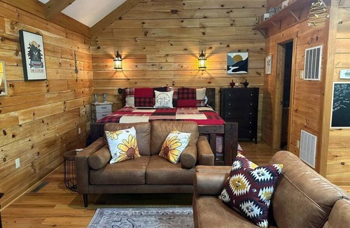 Stanardsville Cabin | Humble Bee Mountain Cabin