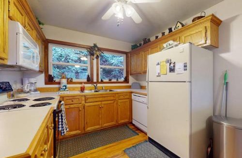 Scaly Mountain House | Humming Bird Crossing