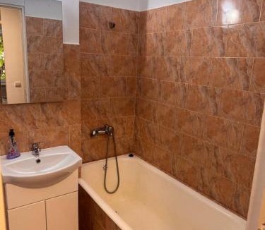 Hunedoara Apartment | Hunedoara Central Stay