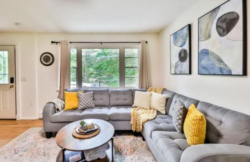 Hunter House | Hunter Hideaway with Hot Tub
