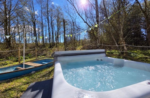 Morpeth House | Hunter's Lodge Hot Tub Holiday, Northumberland