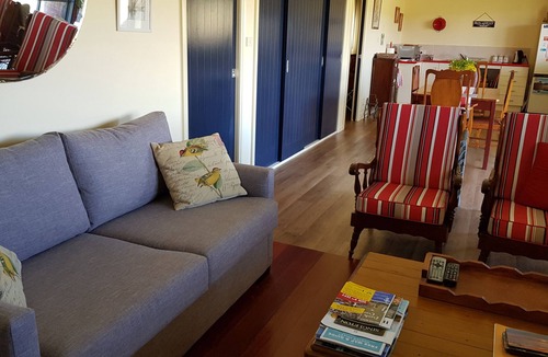 Glendon Brook Cabin | Hunter Valley Rural Lodge - Quaint towns, State forests & Wineries to explore!