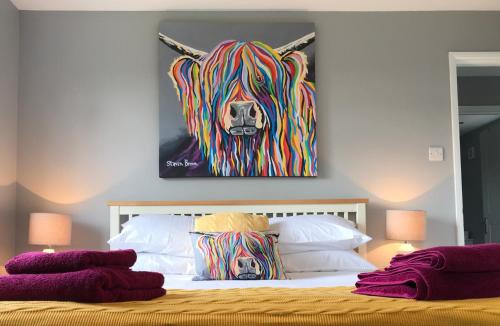 Poltimore House | Hunters Lodge Exeter, Free Parking, Country Views, Great Wi-Fi, Large Garden