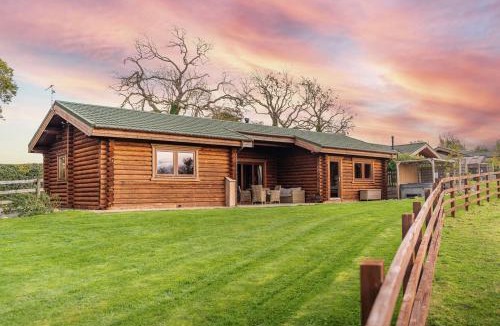 Leyburn House | Hunters Lodge