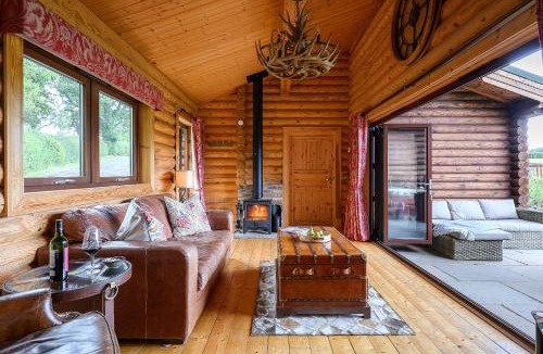 Leyburn House | Hunters Lodge