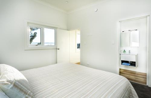 Mosgiel House | Hunters Moon
