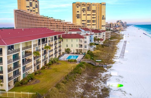 Miramar Beach Condo | Huntington By The Sea 402 - Gulf Front, Community Pool, Free Beach Service!