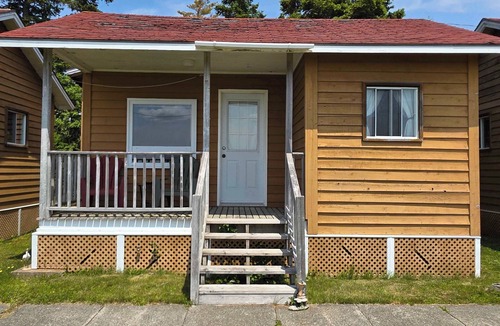 Hunts Point Cabin | Hunts Point 2-Bed Coastal Retreat - Cottage # 9