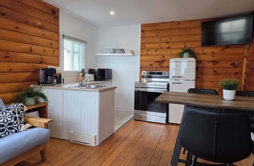 Hunts Point Cabin | Hunts Point 2-BR Coastal Retreat - Cottage # 3