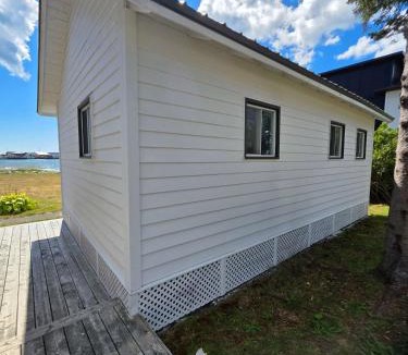Hunts Point House | Hunts Point 2-Bed Coastal Retreat - Cottage # 9