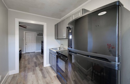 Huntsville Apartment | Huntsville Studio w/Workspace Near Downtown