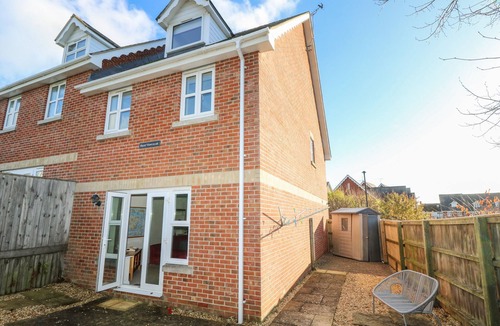 Freshwater Cottage | Hurst View