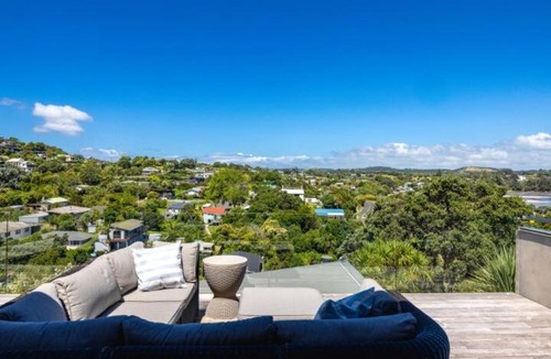 Surfdale House | Huruhi Bay Retreat by Waiheke Pure