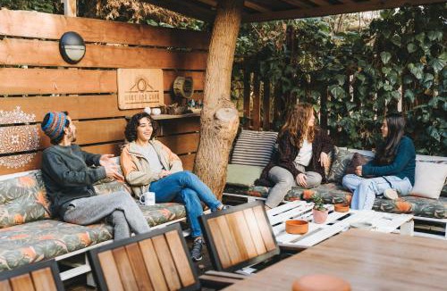 Rasimpasa Hostel | Hush Hostel Lounge