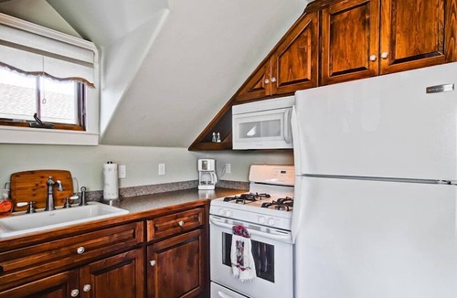 Paso Robles Condo | Huston's Attic-Renewed Downtown Charm at an Amazing Location-13th & Vine!
