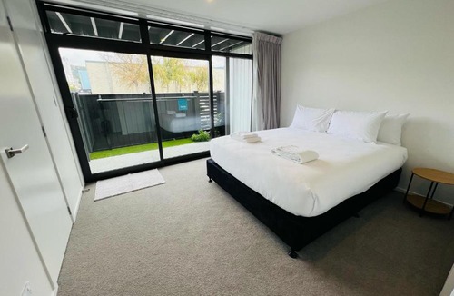 Lower Hutt Apartment | Hutt Central Brand New 3 bedroom 2 Bath Spacious House with Balcony Private garage- 15 Mins to Wellington CBD