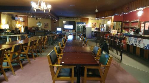 Oak Point Hotel | HWY6HOTEL