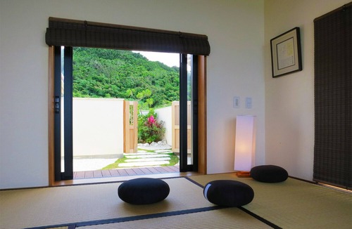 Okinawa Hotel | Hyakunagaran