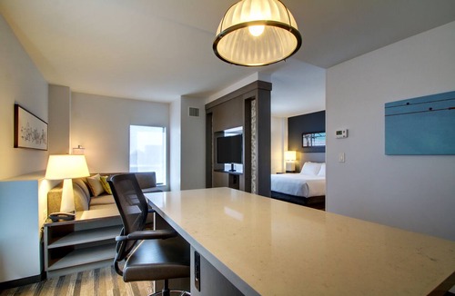Evanston Hotel | Hyatt House Chicago/Evanston