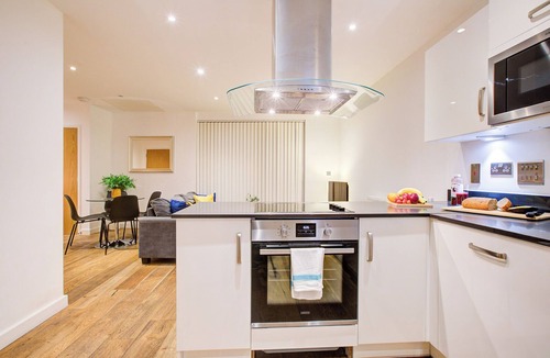 Peninsula Apartment | Hybrid Resi Greenwich