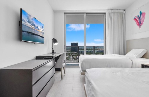 Hollywood South Central Beach Apartment | Hyde House