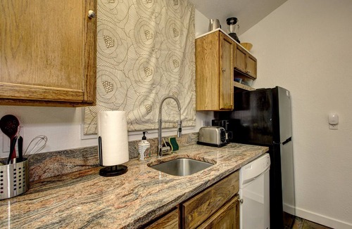 North End Apartment | Hyde Park Hyde Out Apt 5