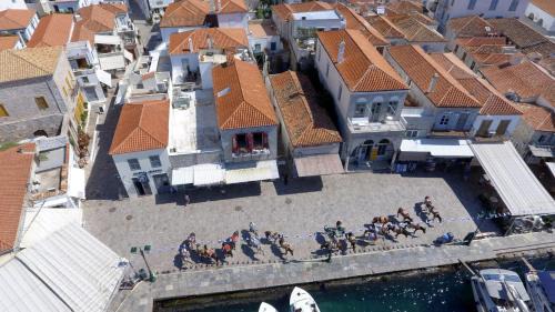 idhra Apartment | Hydra Port Apartments-Serenity