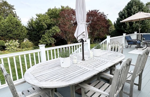 Middletown House | Hydrangea House! Beach house with deck, yard & play space - 2 miles to the beach