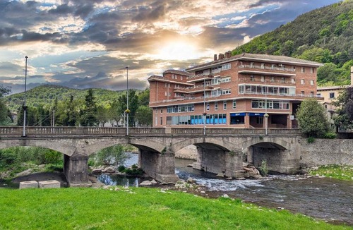 Ripoll Apartment | Hydros Apartments - Bike Friendly