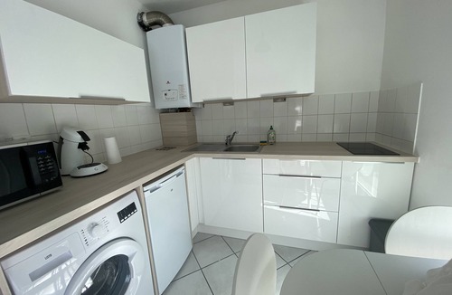 Blatin Apartment | Hyper center apartment refurbished/private covered parking/terrace and WIFI
