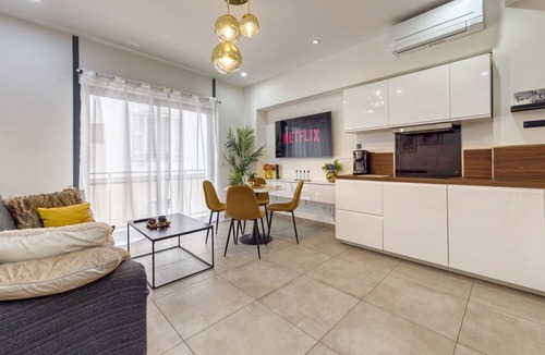 Vernier Apartment | Hyper center+Indour PARKING FREE+WIFI+air conditio