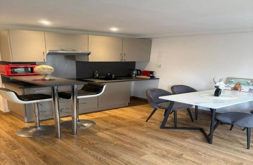 Boulogne-Centre Apartment | HYPER CENTRE dans remparts vieille ville 1er étage , possible tout faire a pieds
