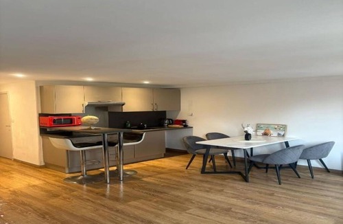 Boulogne-Centre Apartment | HYPER CENTRE dans remparts vieille ville 1er étage , possible tout faire a pieds
