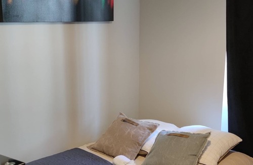 Centre Ville Apartment | Hyper downtown studio