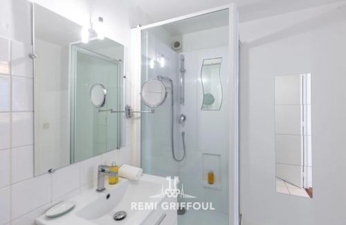 Enclos Apartment | Hypolite 3 Beautiful Apartment 80 meters from the Port of Honfleur 4