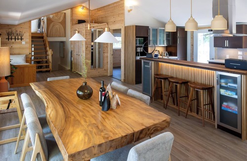 Northern Bruce Peninsula Cottage | Hypotenuse - 300ft Lake front - All Season with Hot tub and Steam bath.