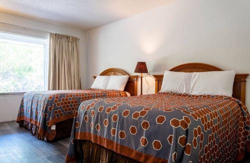 Ocala Hotel | I-75 Gateway: Queen Beds, Non-Smoking, 24-Hour Assistance