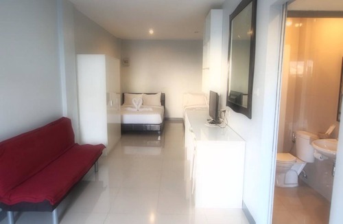 Khlong Sam Prawet Hotel | I-Beyond Residence